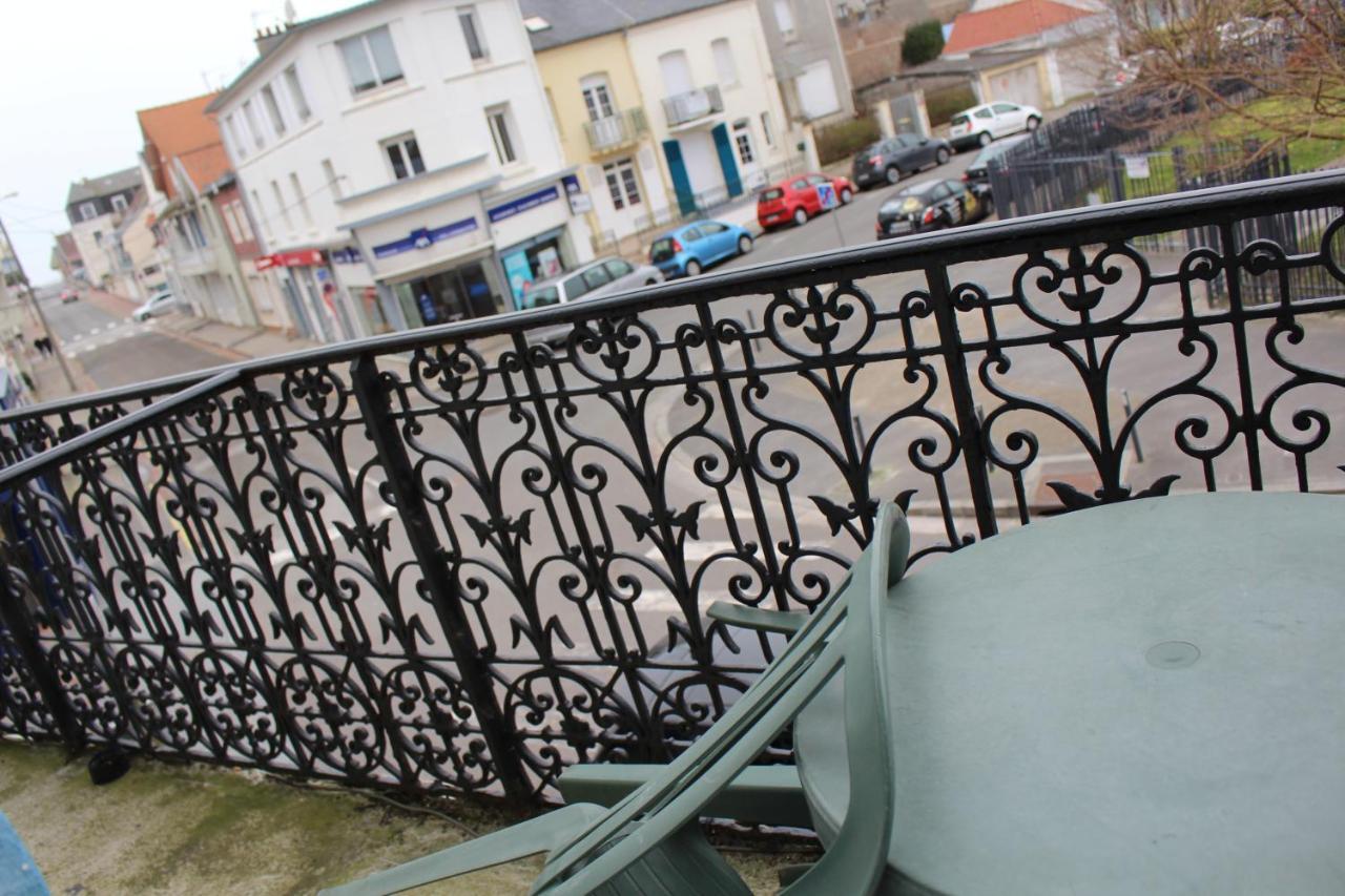 Le Voltaire Hotel Berck Exterior photo